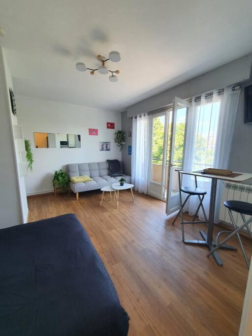 Le Studio Du Quai Charleville-Mézières Esterno foto